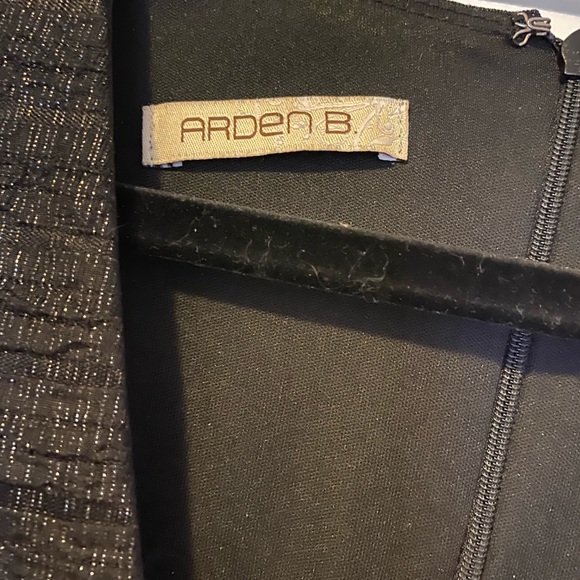 ARDEN B Black Deep V Mini Dress with Long Sleeves - Picture 2 of 4